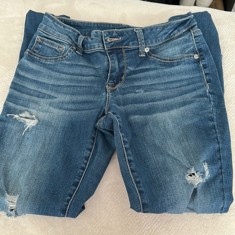 Teen skinny jeans with rips